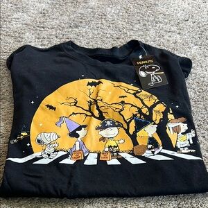 Peanuts Black T-Shirt with Halloween Scene